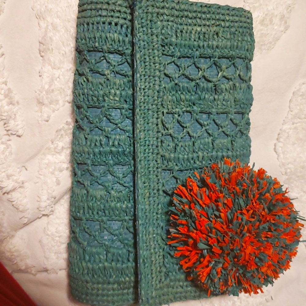 Straw clutch bag